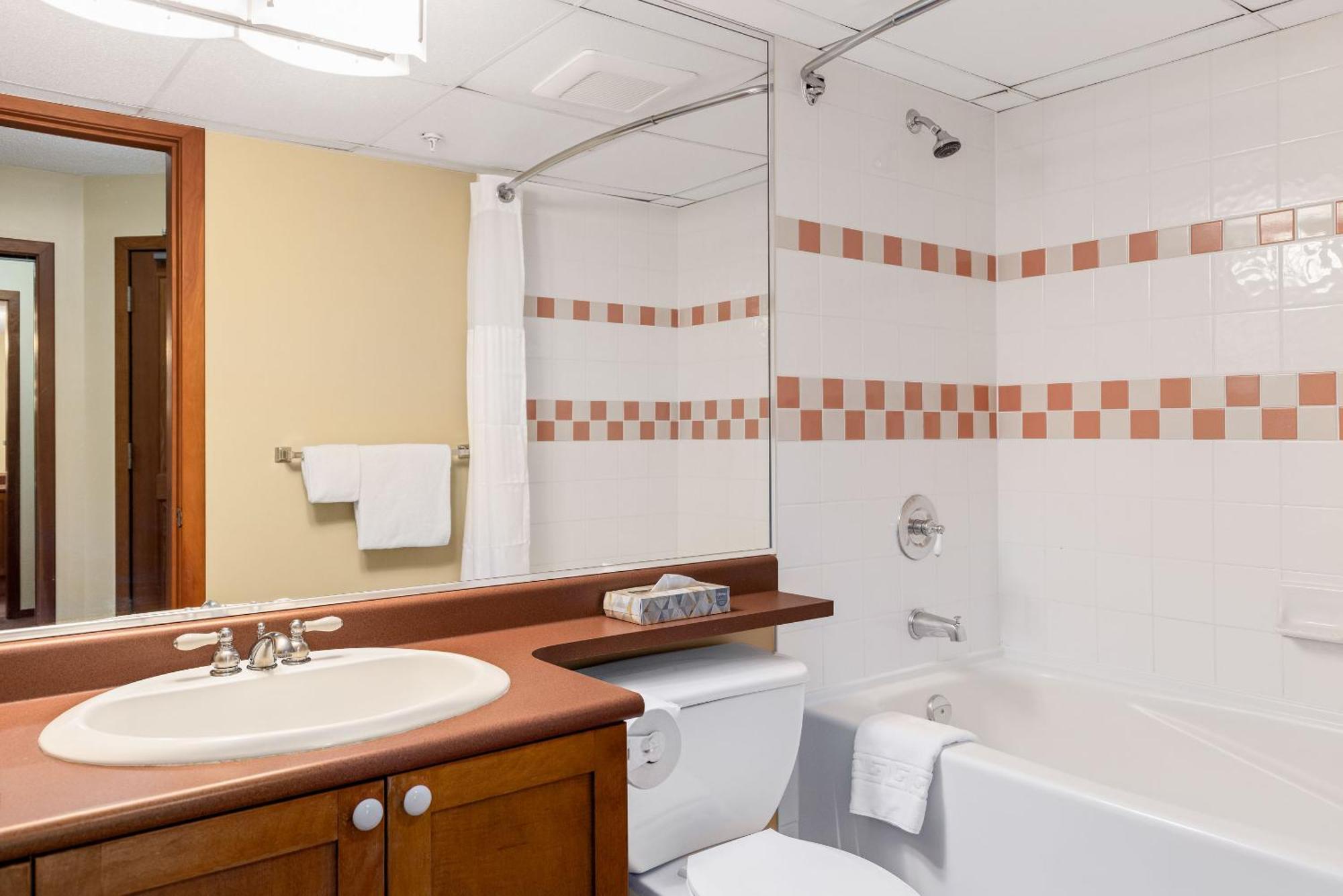 Spring Summer Special Cascade Lodge Suite Wifi 2 Hot Tubs Pool Gym Sauna Ski & Bike Storage Room Уистлер Экстерьер фото