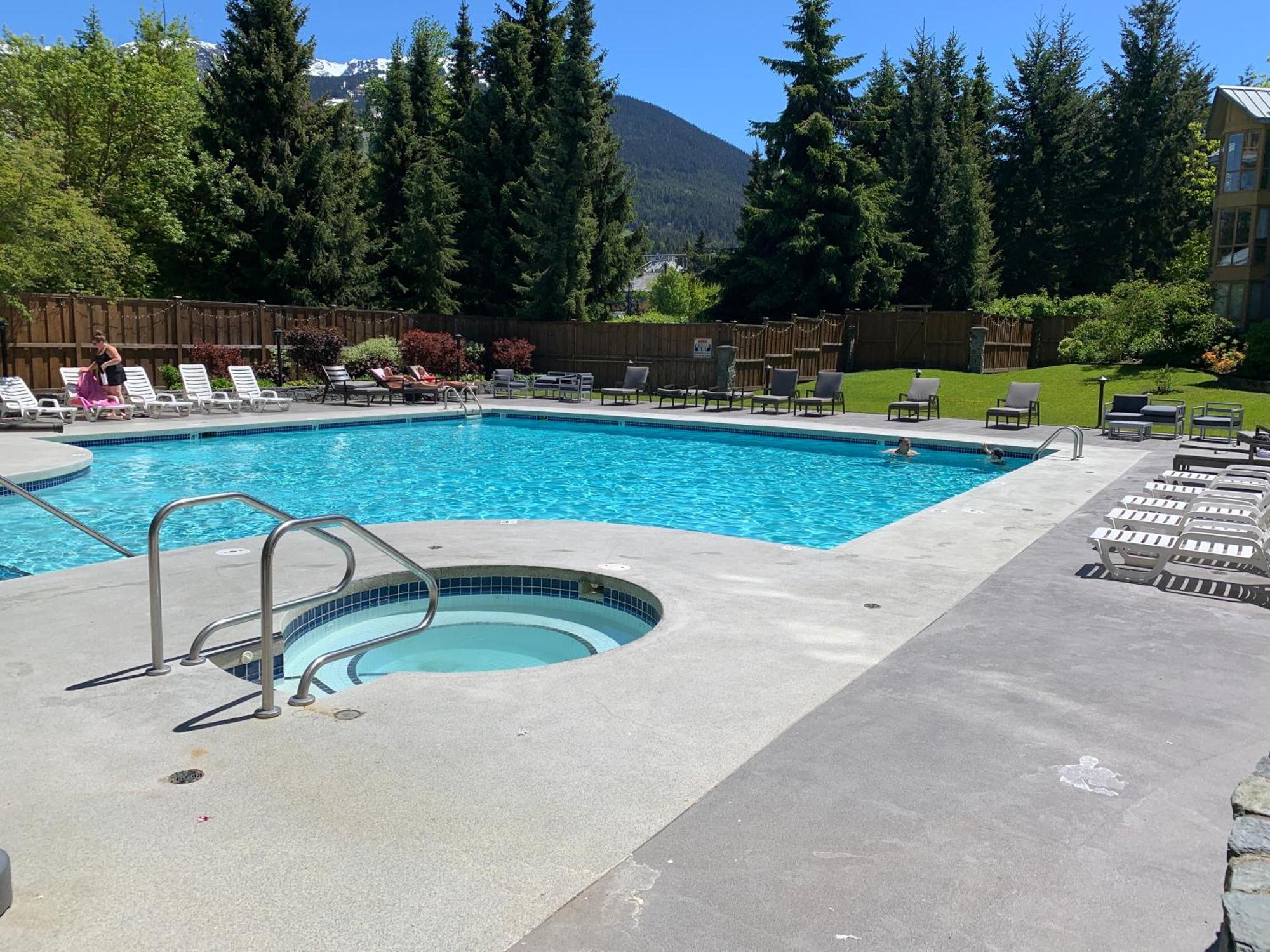 Spring Summer Special Cascade Lodge Suite Wifi 2 Hot Tubs Pool Gym Sauna Ski & Bike Storage Room Уистлер Экстерьер фото