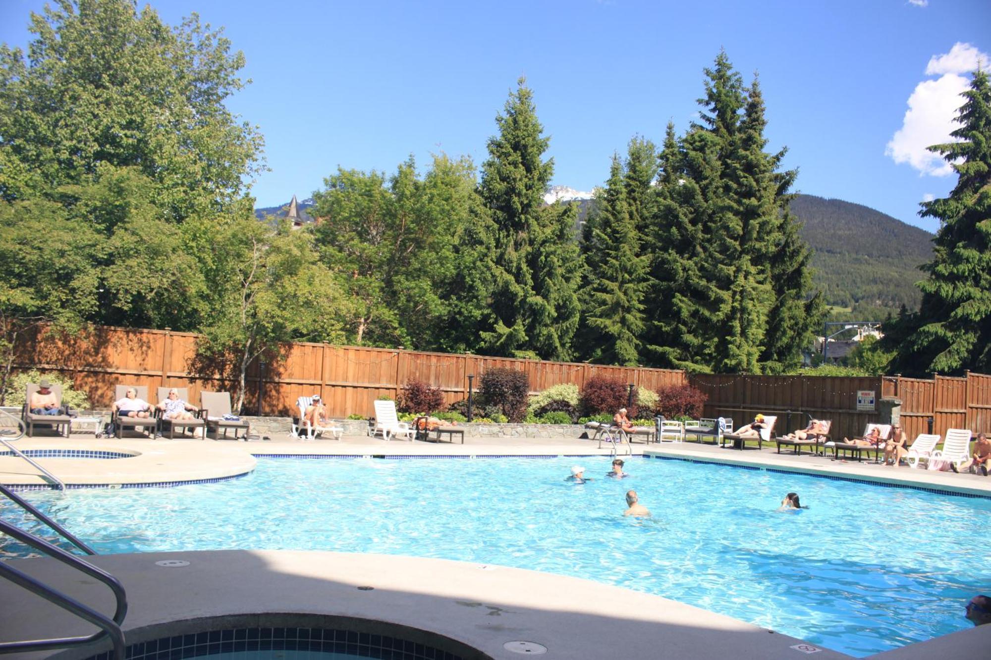 Spring Summer Special Cascade Lodge Suite Wifi 2 Hot Tubs Pool Gym Sauna Ski & Bike Storage Room Уистлер Экстерьер фото